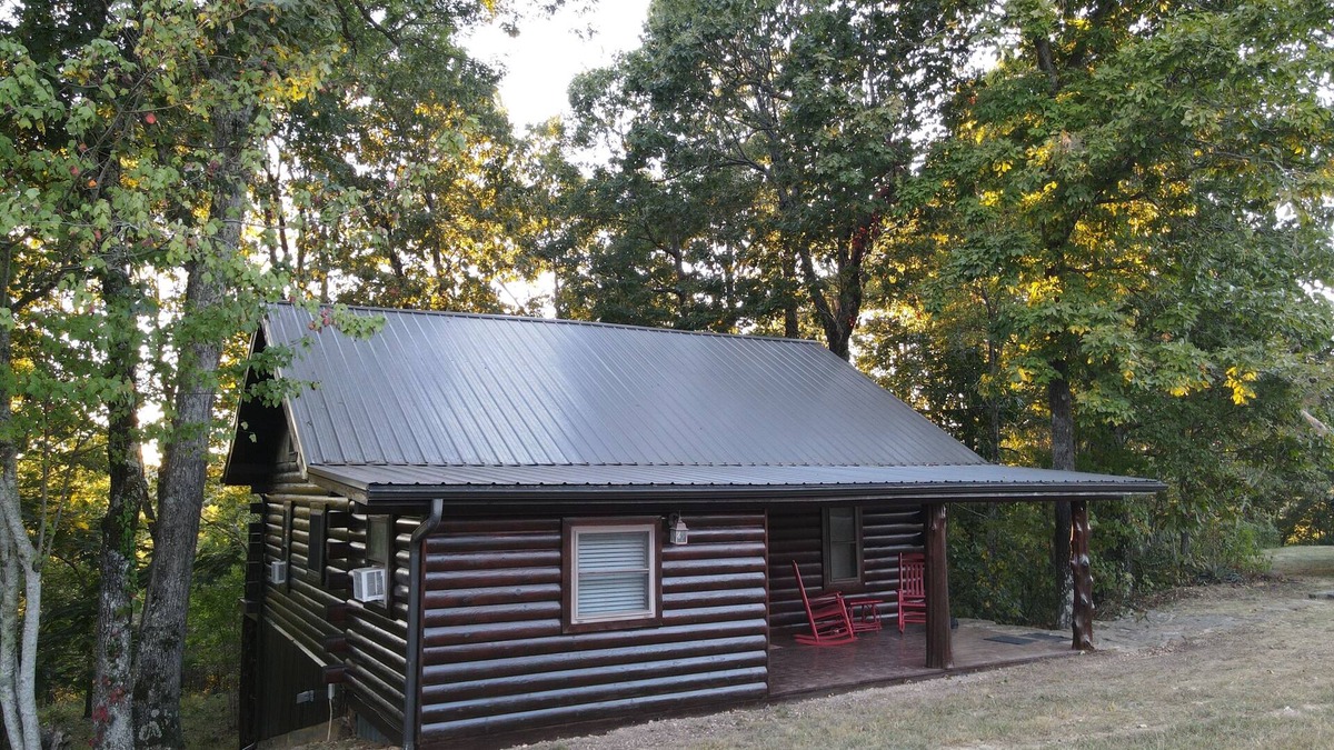 Deer Cabin | Appleseed Cabin in the Ozarks