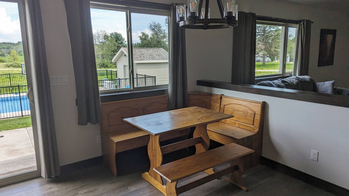 Forest Junction House | Appleton Country home with AC and Wifi