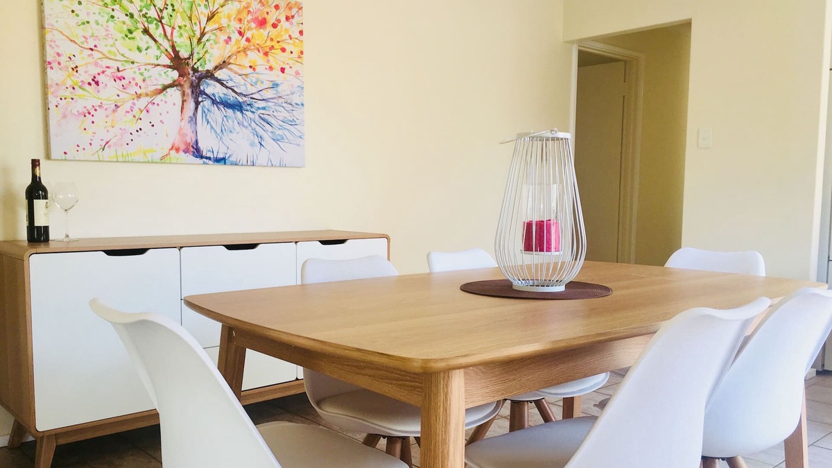 Applecross Villa | AppleTree Apartments Spacious & private 3 bedroom villa in Applecross