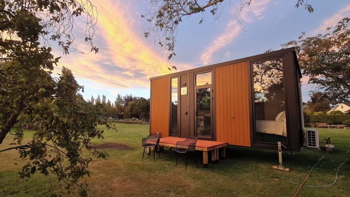 Harewood House | Applewood Cabin 1 by Tiny Away