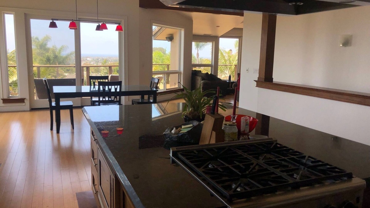 Olde Carlsbad House | Approx 1800 sq ft executive/honeymoon/family suit with panoramic ocean views