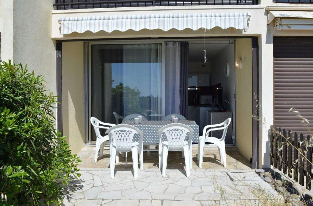 Saint-Pierre-la-Mer Apartment | Appt T2 cabine 4 pers, terrasse, parking, piscine - Saint Pierre la Mer - FR-1-229D-62
