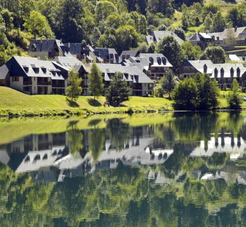 Peyragudes Apartment | Appt T3 calme bord du lac avec piscine