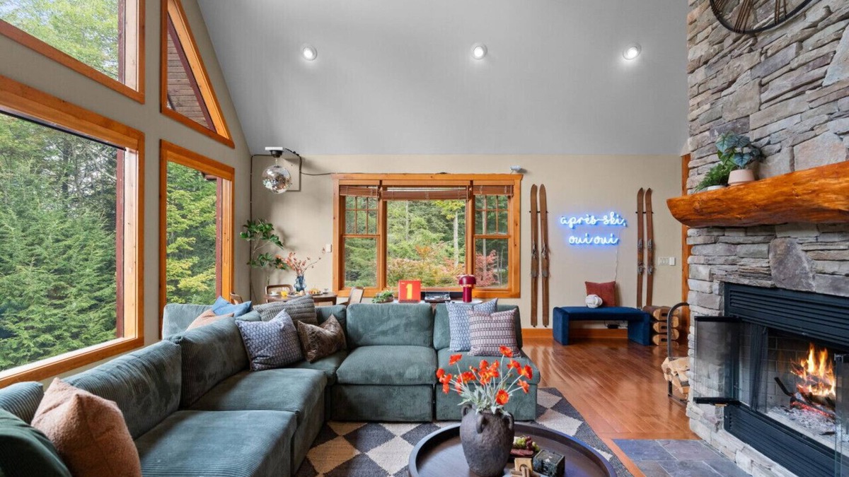 Windham Ski Chalet | Après Chalet|Ski|Luxury|Sauna|HotTub|Firepit|Disco