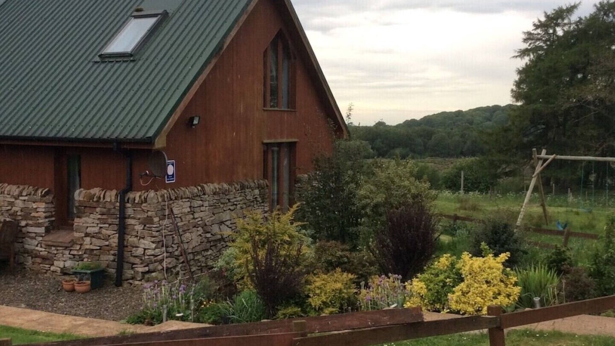 Farlam Cottage | Apr/May 2 nights min. amazon fire stick,pets welc. wine/chocs inc.