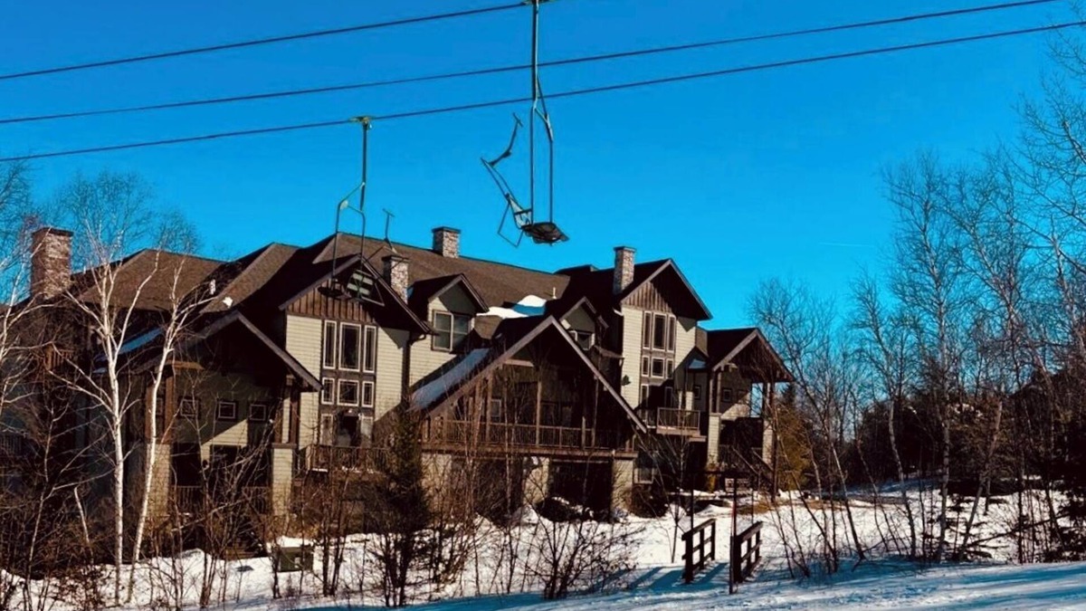 Hunter Condo | Apres Ski Luxury SKI-IN/OUT HUNTER MOUNTAIN Slopeside STEPS to Ski School Lodgen