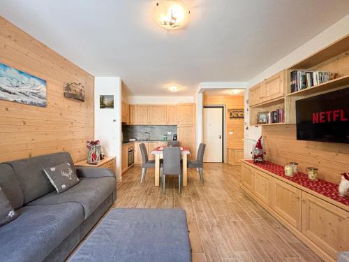 Aprica Apartment | Aprica , Lusso a 300m dalle Piste da Sci, Garage Privato e Deposito Sci Gratuito