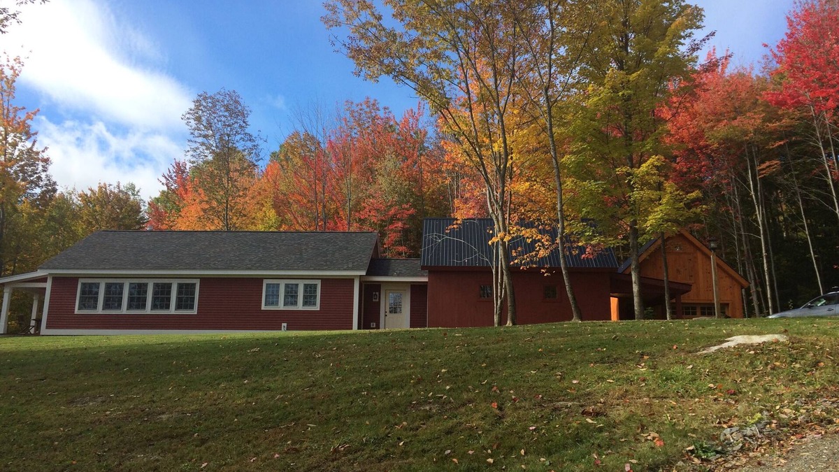 Morrisville House | April Solar Eclipse Home Base in Stowe area - 4 n minimum booking