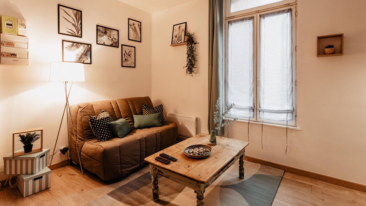Valenciennes Apartment | Apt 101 - Studio-Ensuite with Shower