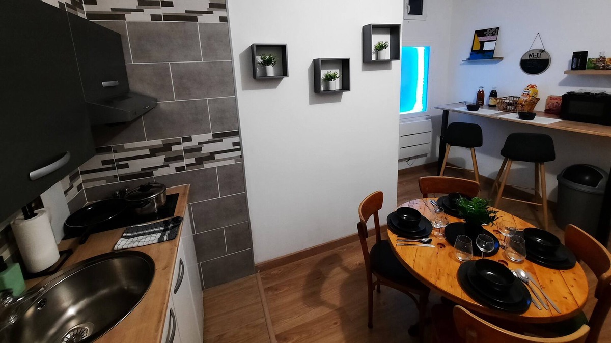Valenciennes Apartment | Apt 103-Apartment-Designer-Ensuite with Shower
