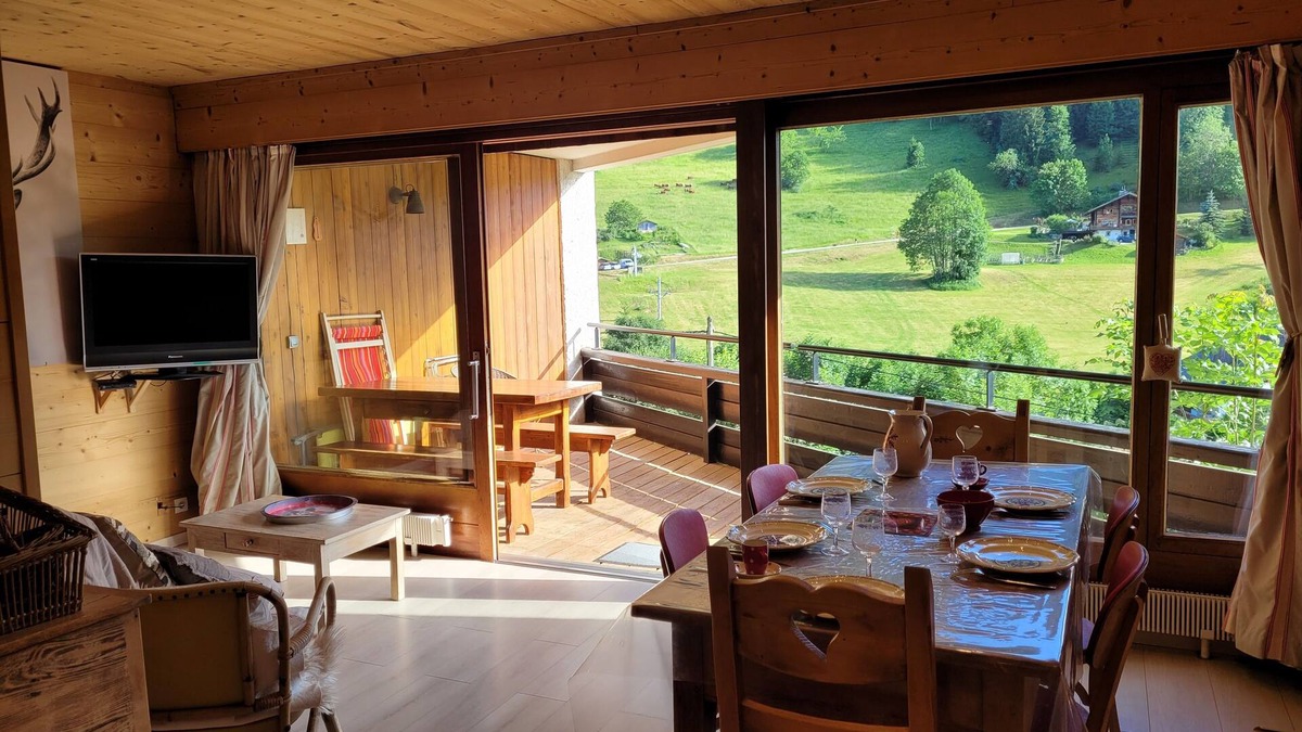 La Clusaz Apartment | APT 190m slope MODERN AND COSY SUPERB SUNNY TERRACE