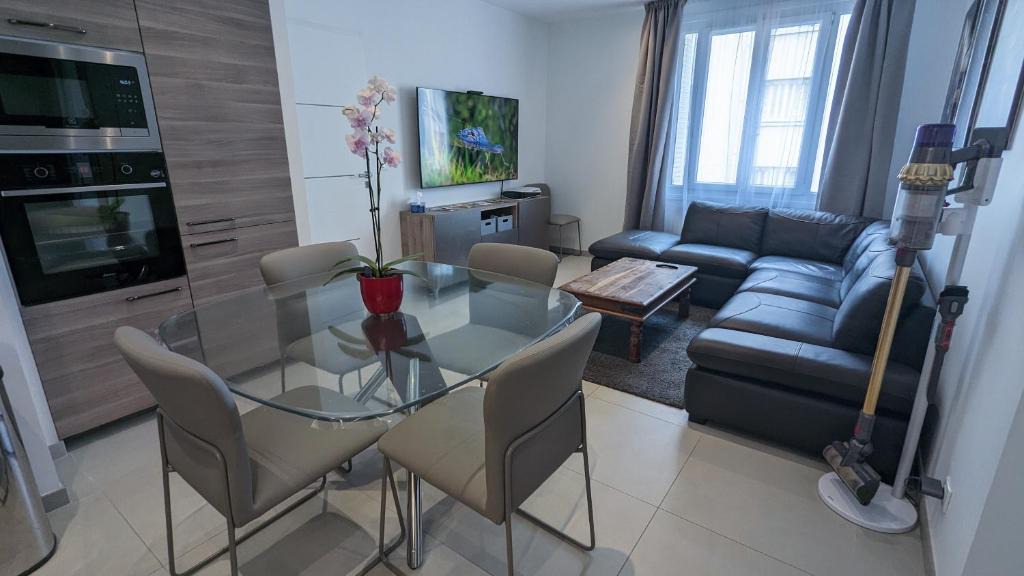 Villette Gare Apartment | Apt 2 Chambres - Direct Gare Part-Dieu, Lyon - Ascenseur & Wi-Fi Gratuit