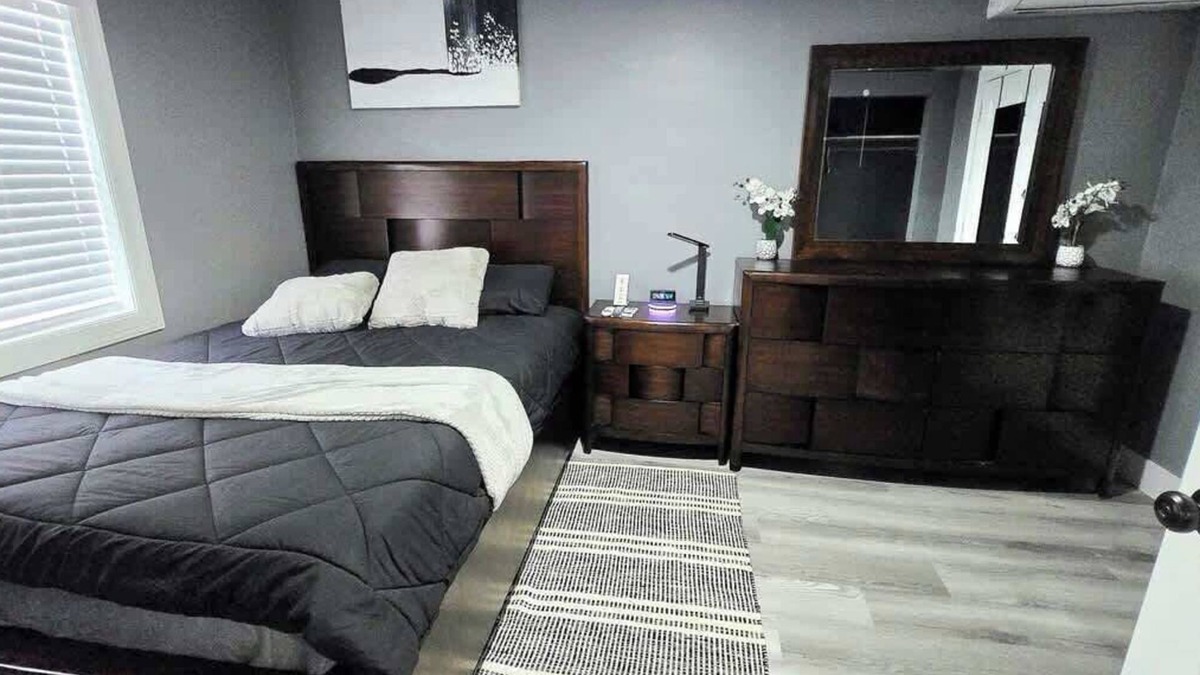 Baytown Apartment | APT#2 Quiet comfortable place near chemical plants