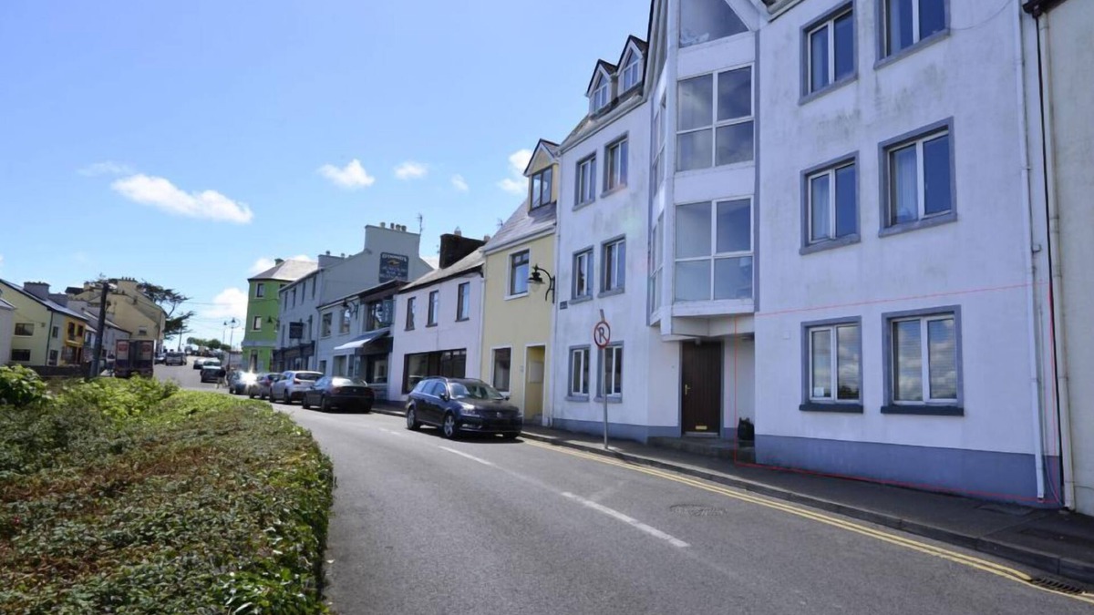 Roundstone Cottage | Apt 235 - Roundstone - sleeps 4 guests in 2 bedrooms