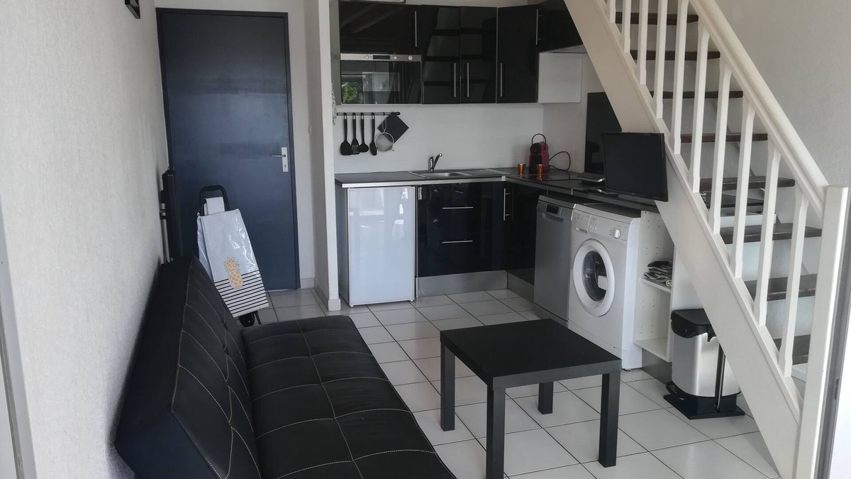 Plage d'Argeles Apartment | Apt 2CH, 4 people, 100meters from the beach and shops. Pool secured residence