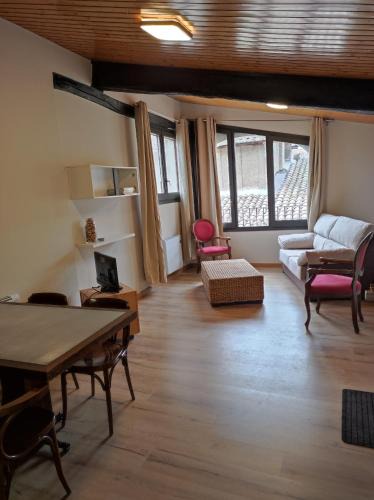 Vic Apartment | APT 3 Àtic acollidor al Centre de Vic - APTGARBI