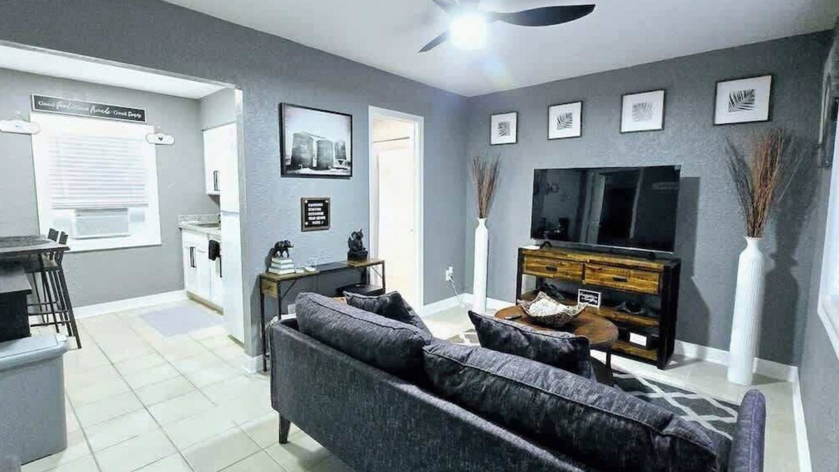 Baytown Apartment | Apt#3 Quiet comfortable place near chemical plants