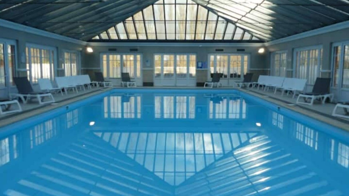 Le Touquet-Paris-Plage Apartment | Apt 4 pers swimming pool, parking/bed linen and toiletries, beds made before arrival