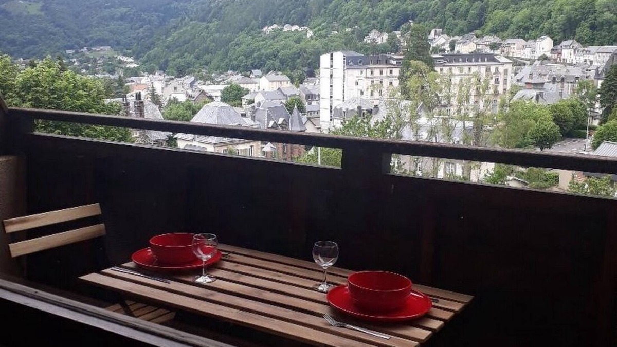 Mont-Dore Apartment | Apt. 5 pers, 200m from the center, very nice view, for ski, cures or green vacations