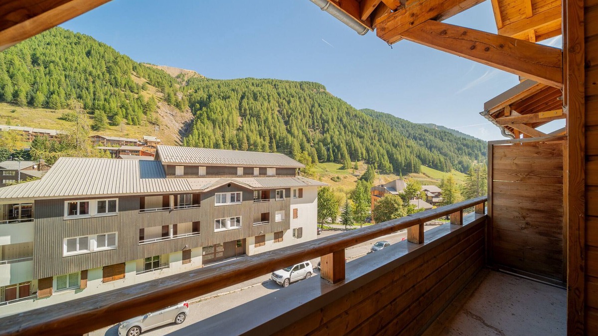 Allos Apartment | Apt 6 ppl with balcony
