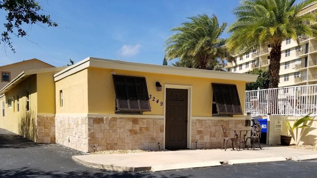 Pompano Beach Villa | Apt A, Beach block beauty with putting green. Everything for a great Vacation,