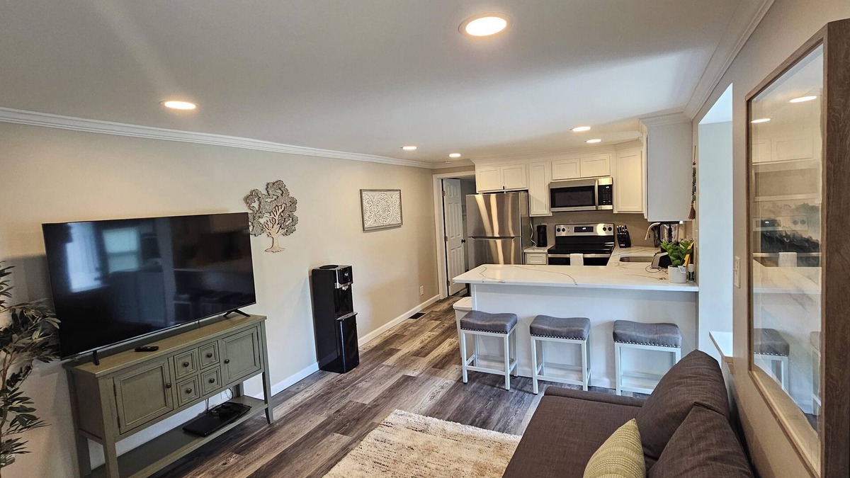 Marlton Apartment | Apt. A, Cozy 2-bedroom in charming Evesham with AC, WiFi, fully updated place.