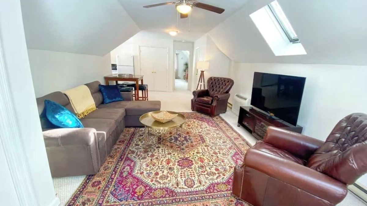 Fleming Apartment | Apt. Above Detached Garage