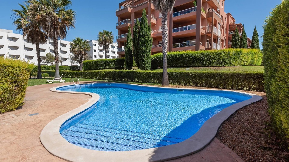 Praia da Rocha Apartment | Apt Bonheur, With Wi-fi and communal pool in Praia da Rocha