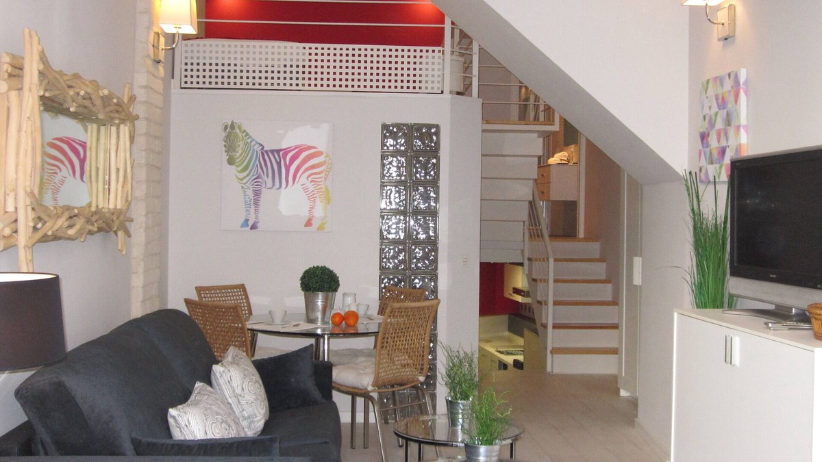 Santa Catalina Apartment | APT. IN SEVILLA CENTER. NEW, ORIGINAL LOFT. CHARMING. WIFI. 2 BEDROOMS