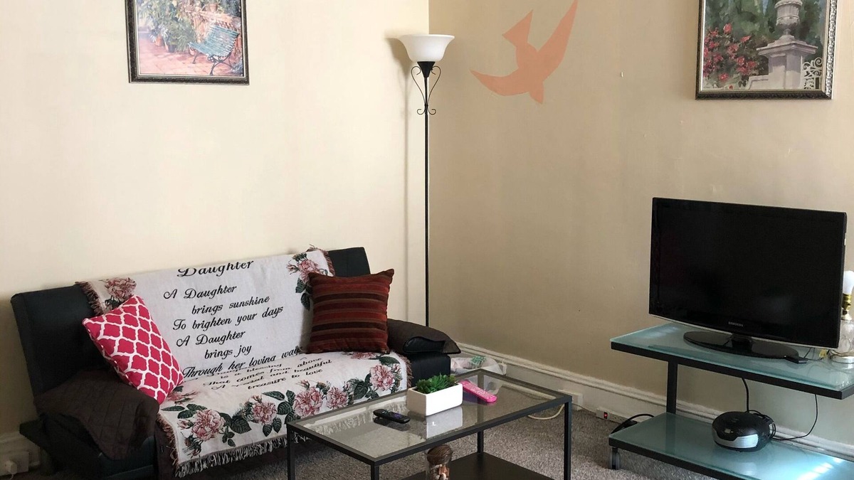 Kensington Apartment | Apt near St. Christopher Hospital &Shriners Children Hospital