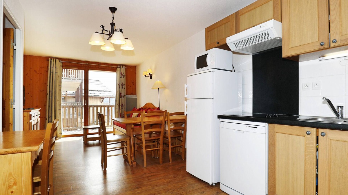 Orcieres-Merlette Apartment | Apt near the ski station 4/6 ppl, balcony, pool