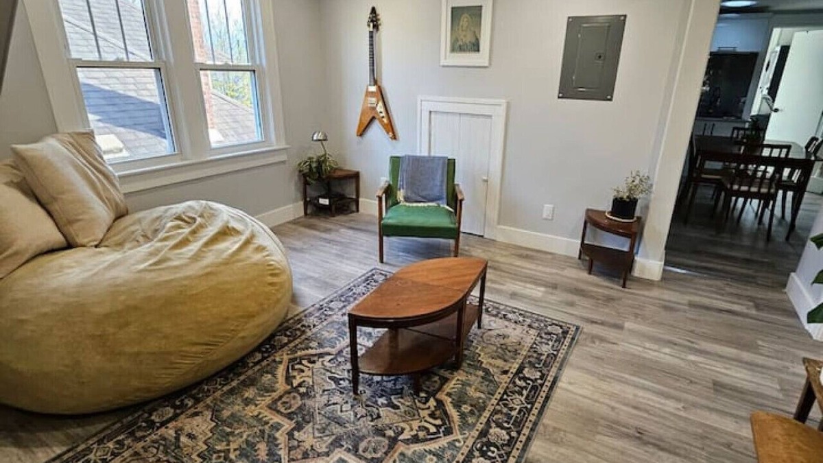 Walkerville Apartment | Apt Olde Walkerville, 2Bdr, with River views