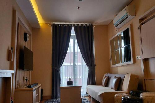 Ragunan Apartment | Apt Pejaten Park 1 BR Brown with Netflix, DisneyHot & Swimming Pool