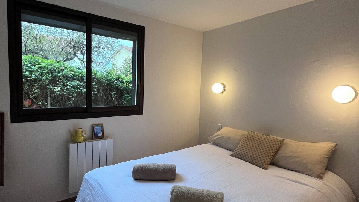 Meythet Apartment | Apt terrace in Meythet beautiful exposure bedroom and separate toilet 4 per max