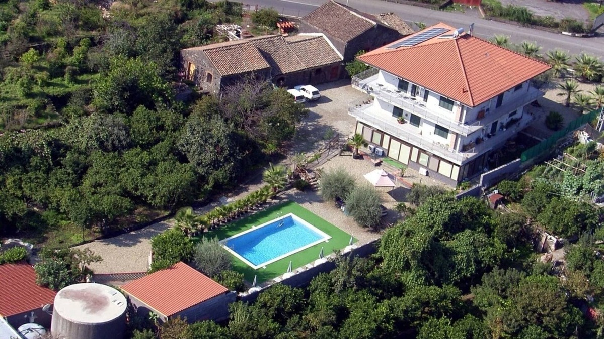 Santa Venerina Apartment | Apt Villa for families
