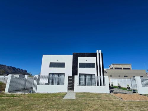 Elgin House | Aqua Breeze