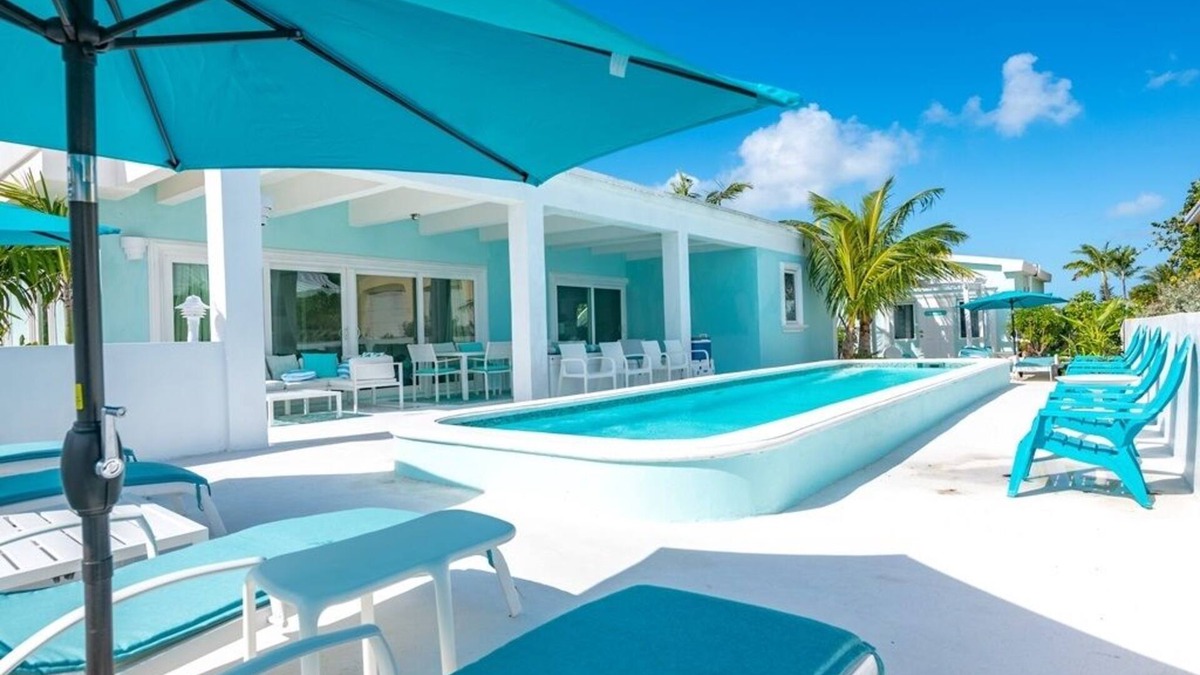 Jimmy Hill Villa | Aqua Dreams, Htd Priv Salt Pool, At Beach, Guest hse, 4 Kng BRs for 12, Lg Spa!