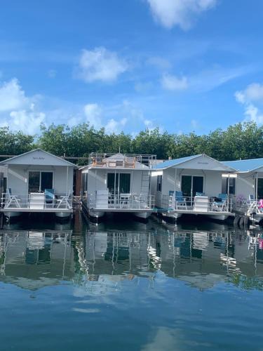 Key West Hotel | Aqua Lodges At Hurricane Hole Marina