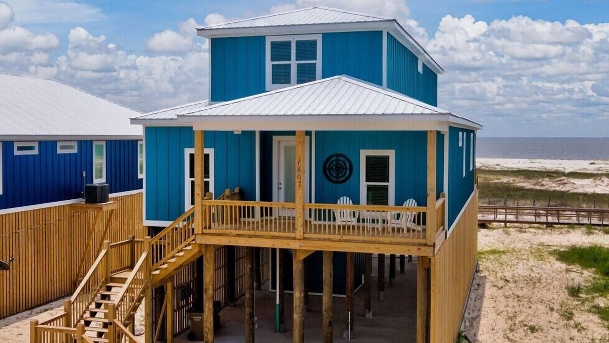 Dauphin Island House | Aqua Pearl | Holiday Openings.