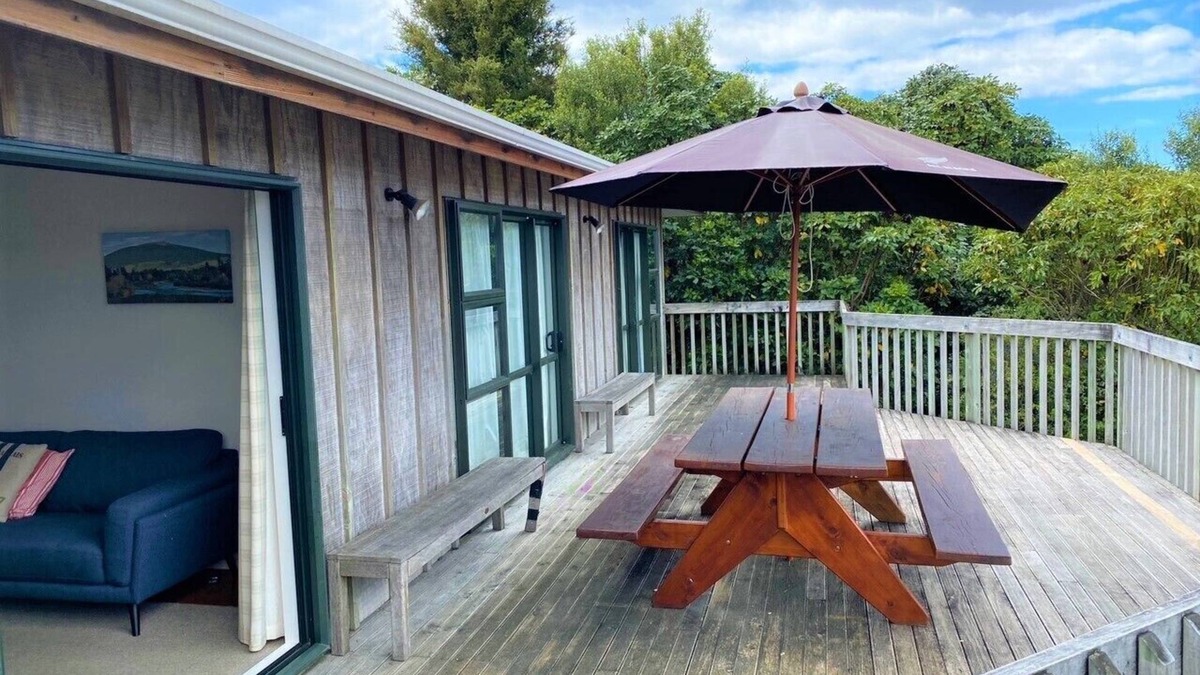 Kuratau Cottage | Aqua Views - Kuratau Holiday Home