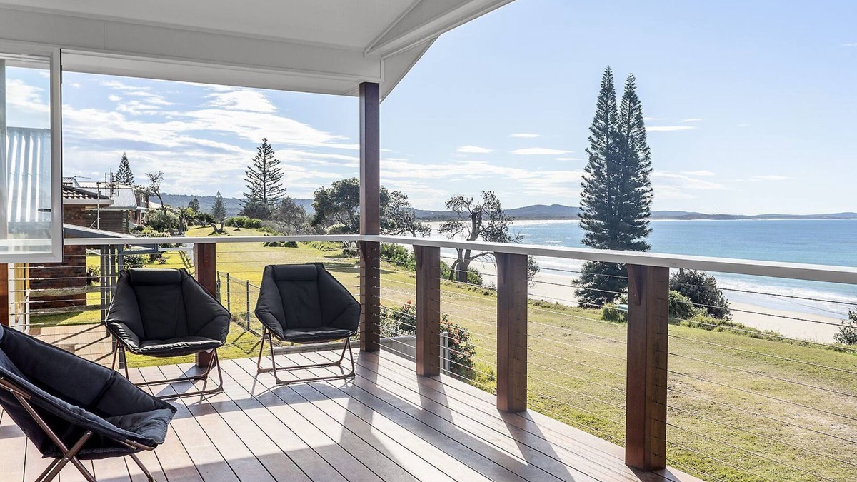 Brooms Head House | Aqua Vista - Beach Front Location