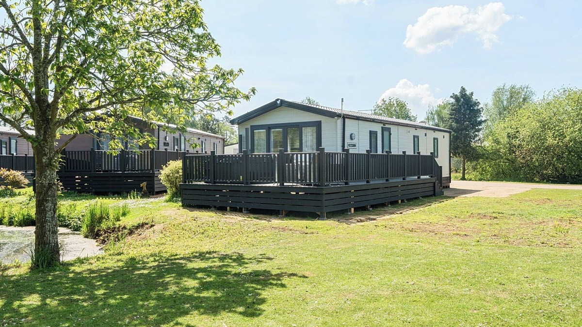 Great Billing Cottage | AQUADROME ABODE - BILLING AQUADROME in Billing Aquadrome Holiday Park