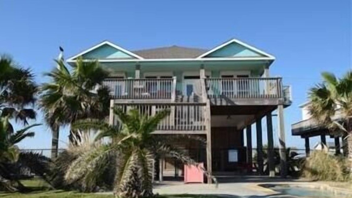 Crystal Beach House | Aquamarine: 3 BR, 2 BA House in Gilchrist, Sleeps 11