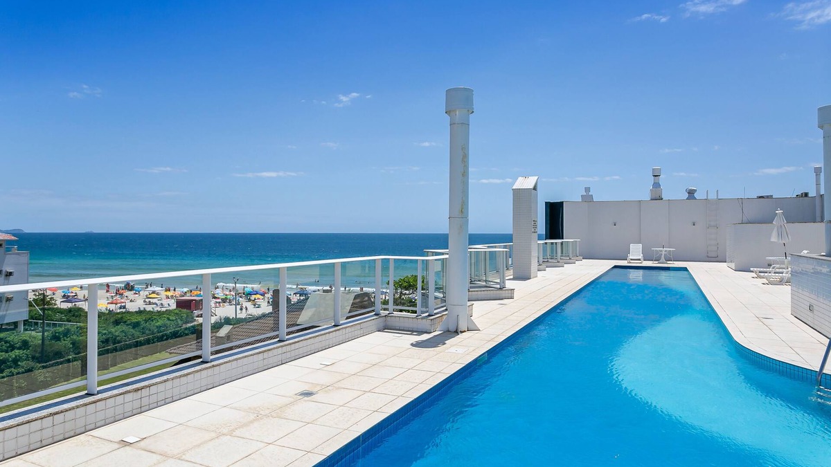 Ingleses Norte Apartment | Aquarelle by Viva Prédio nos Ingleses pé-na-areia com piscina