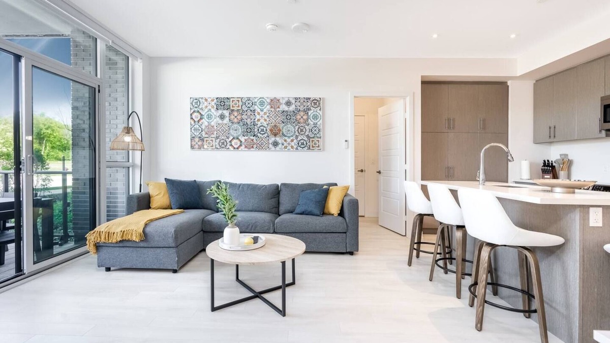 Innisfil Apartment | Aquarius bldg @ Friday Harbour 1st fl 2 bdr/2 bath