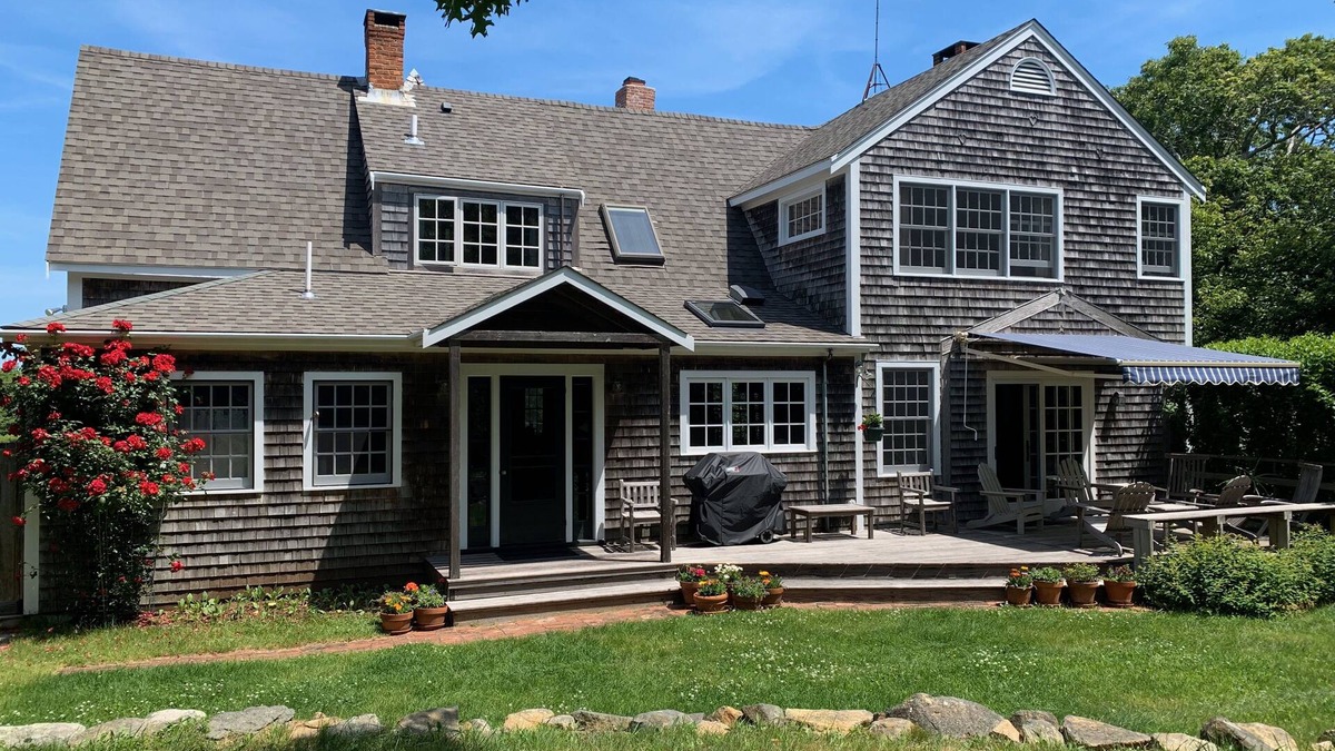 Aquinnah House | Aquinnah Skye Ln:Private Custom Post & Beam,Walk to Beach,Water View,Central A/C