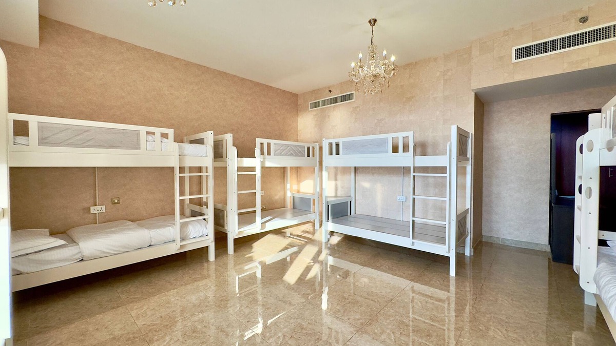 Dubai Marina Bed & Breakfast | AR Holiday Home JBR 2, 5 minutes to the beach!