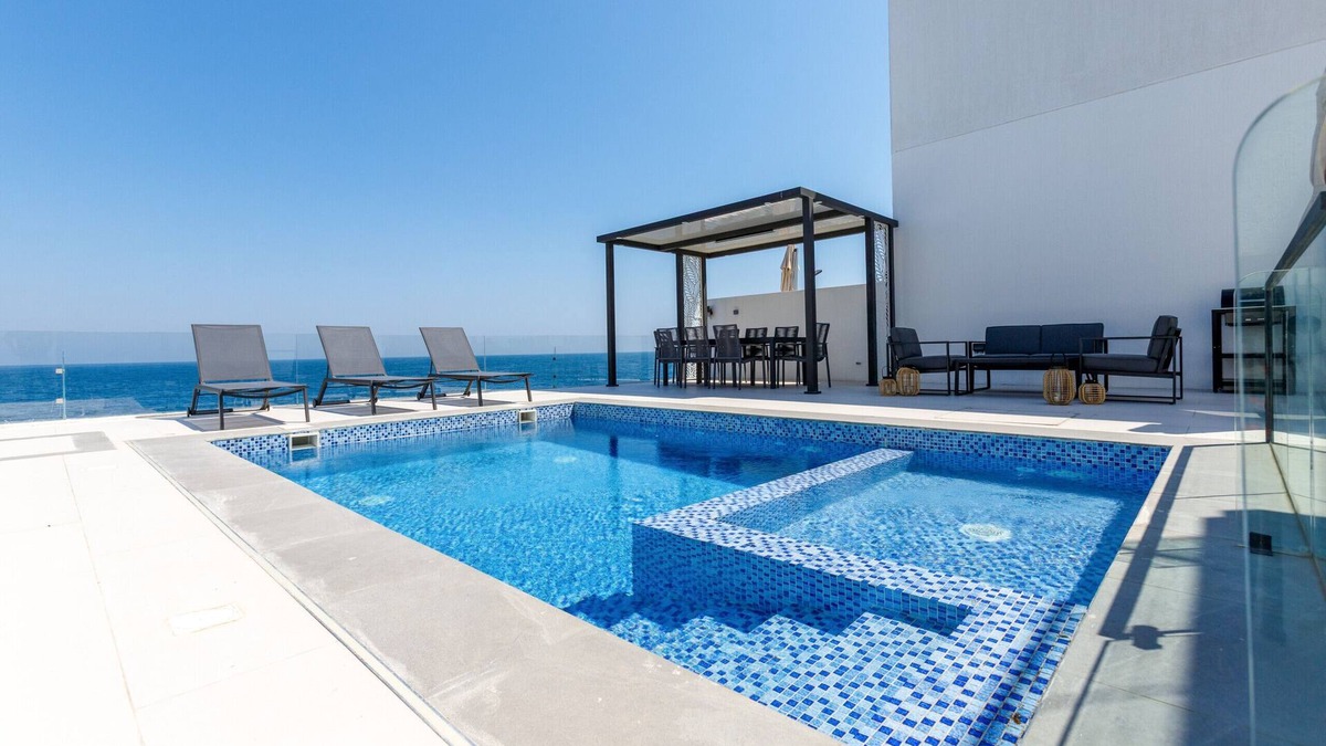 Sharm Villa | Arabian Gulf-Facing 4BR Villa with Two Assistant Room, Heated Pool and Barbecue Space, Al Dana Island, Fujairah