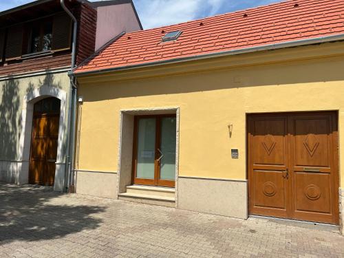 Pecs Apartment | Aradi 6 Apartman Pécs