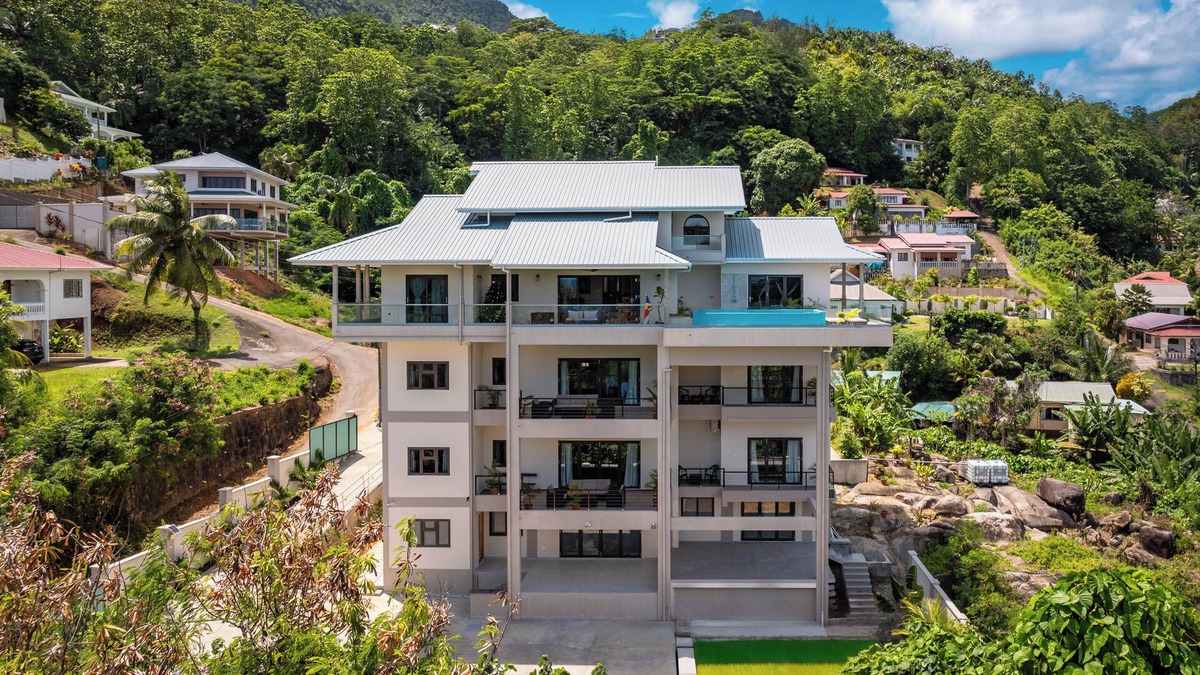 Mahe Island Apartment | Aran Apartments - Enfys: Modern, spacious apartment at Au Cap.